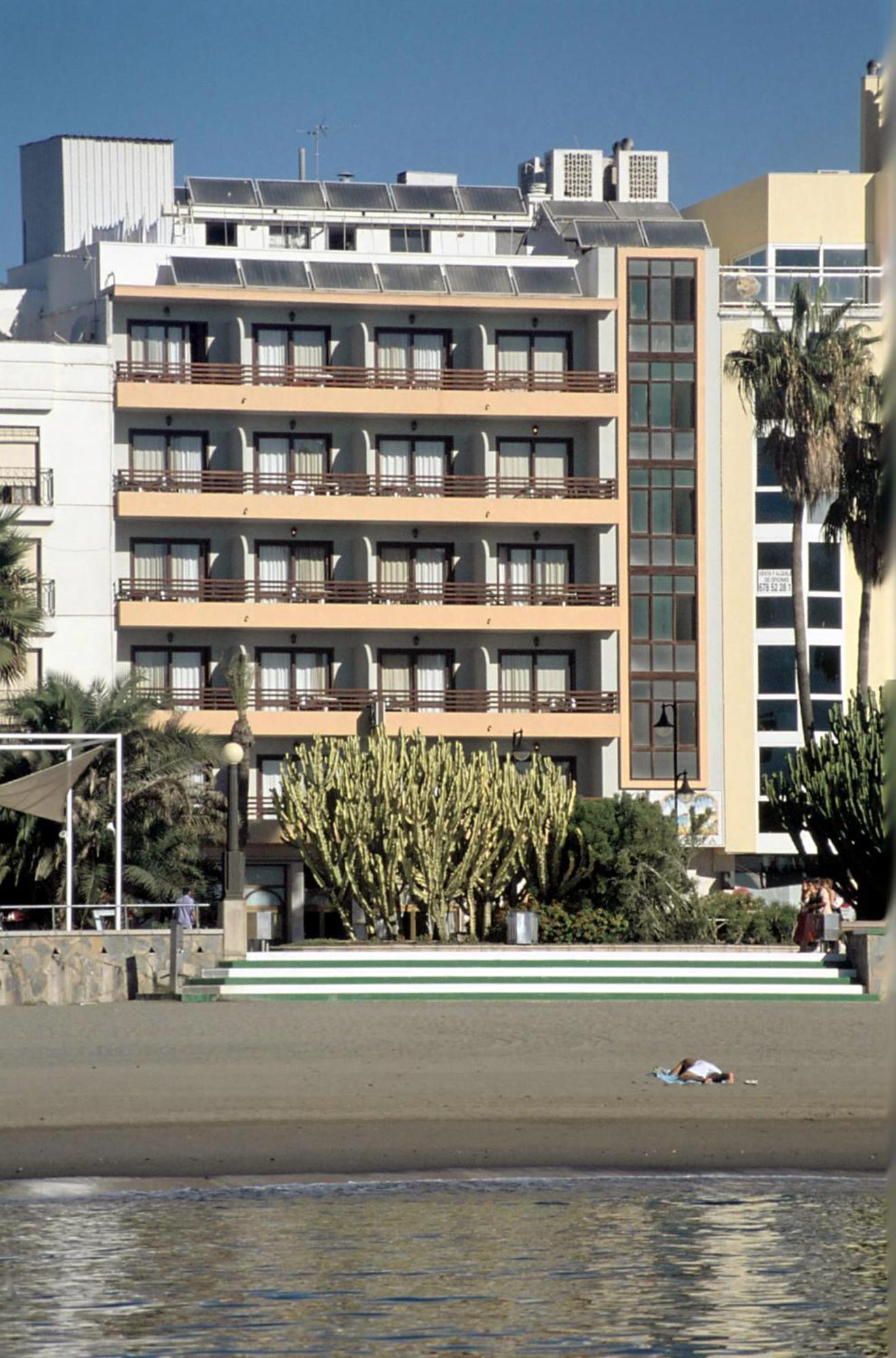 Hotel Buenavista Estepona Exterior foto The hotel's pool