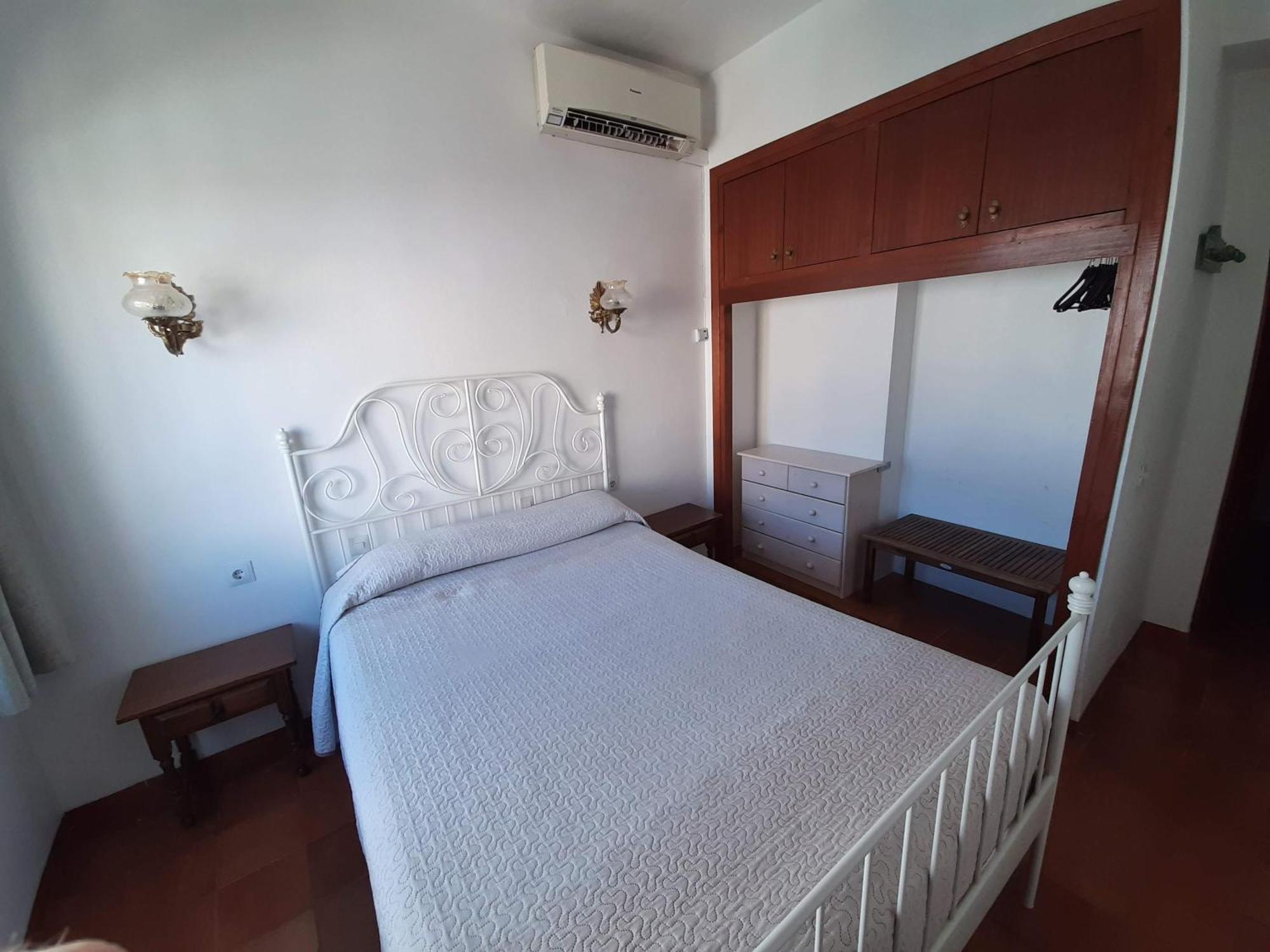 Hotel Buenavista Estepona Quarto foto A bedroom in a hotel in Spain